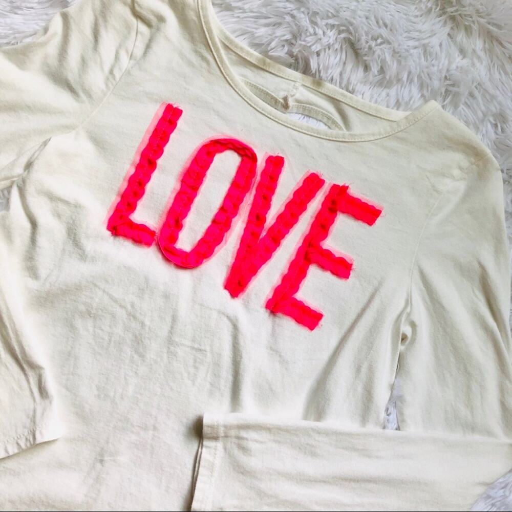 THE CHILDREN’S PLACE • Heart Ruffle Love Long Sleeve Graphic Tee